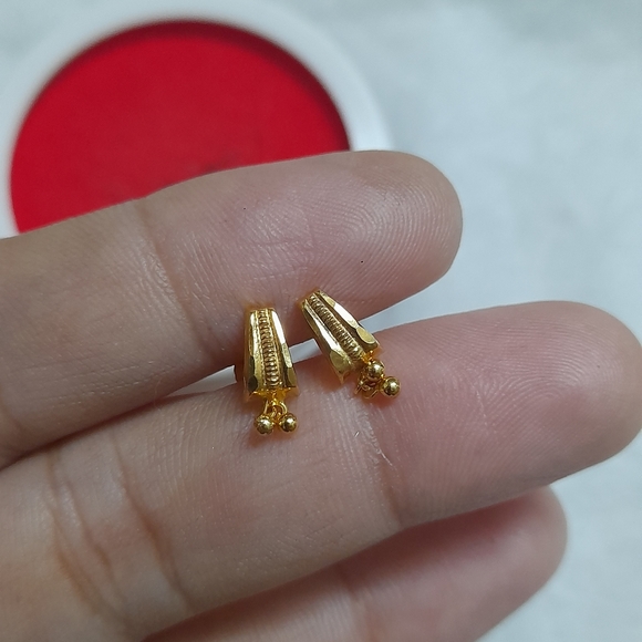 Beautiful new small earrings - Picture 4 of 10